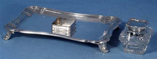 A Victorian silver inkstand, by Edward Barnards & Sons, length approx. 189mm, weight 7.3oz/230grms.